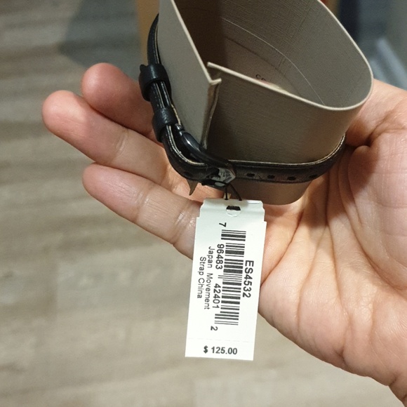 Watch - Picture 3 of 4